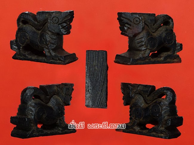 สิงห์ไม้เสาโบสถ์แกะ ปี 2502 หลวงปู่เหรียญ วัดหนองบัว จ.กาญจนบุรี ยุคเก่า ขนาดใหญ่ หายาก ประสบการณ์สูง สภาพสวยมากครับ ตัวที่ 2